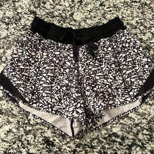 lululemon old style hotty hot shorts